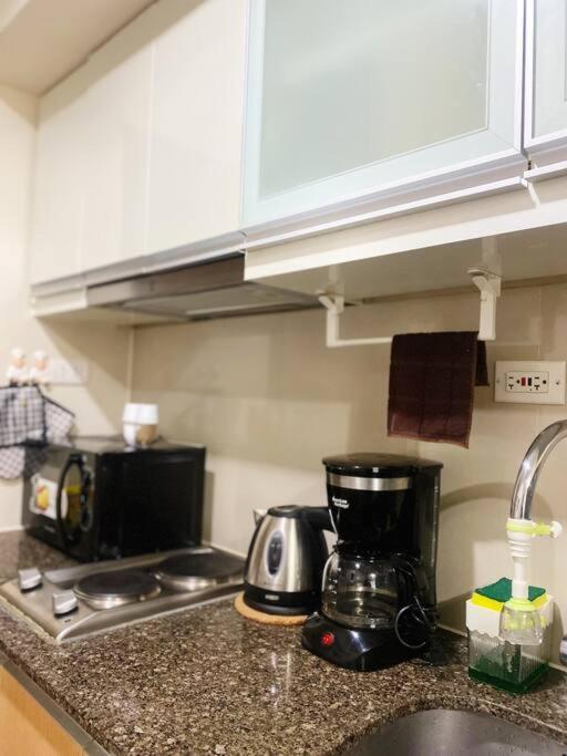 Apartment Uptown Stays+ Free Pool Access & Building Views